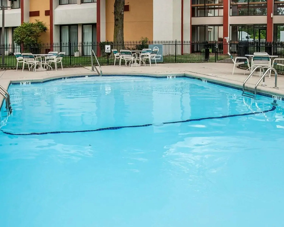 Quality Inn & Suites Kansas City I-435N Near Sports Complex