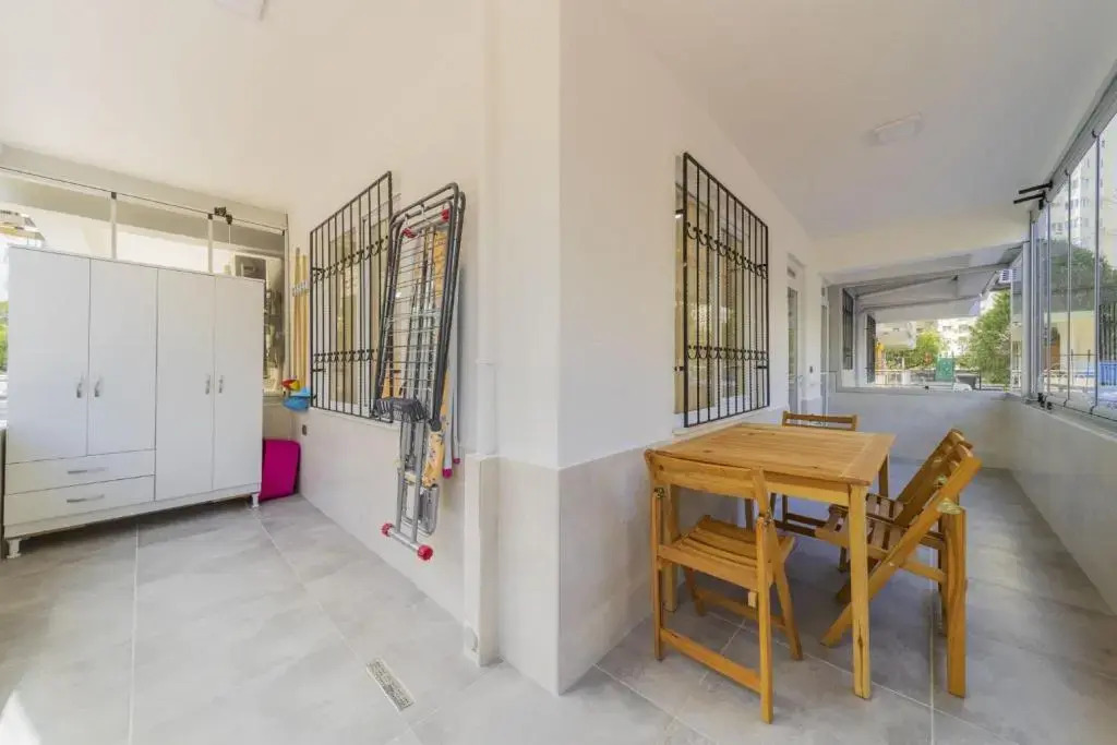 Central Located Big Spacious Flat in Muratpasa