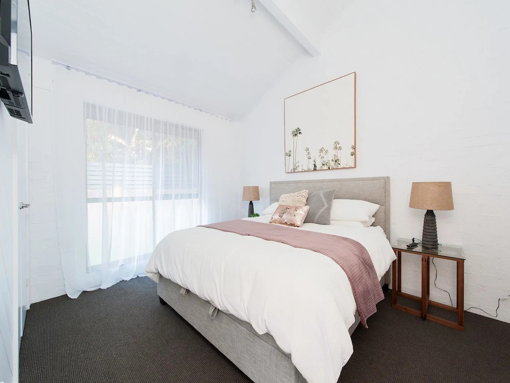 Sandy Point Road, 51