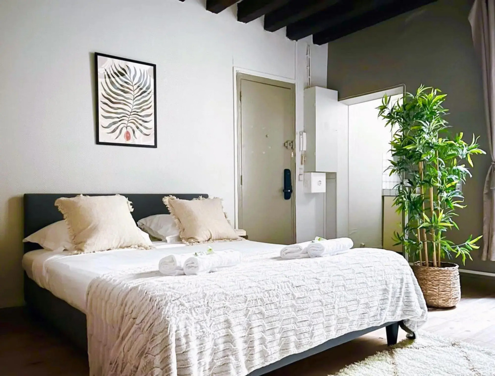 5498 - Le Marais - Best deal