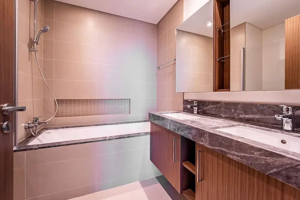 Luxury StayCation - Spacious Modern Apt Overlooking The Arabian Sea