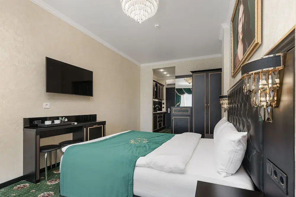 Gagarin Plaza Luxury Sea View Apartments