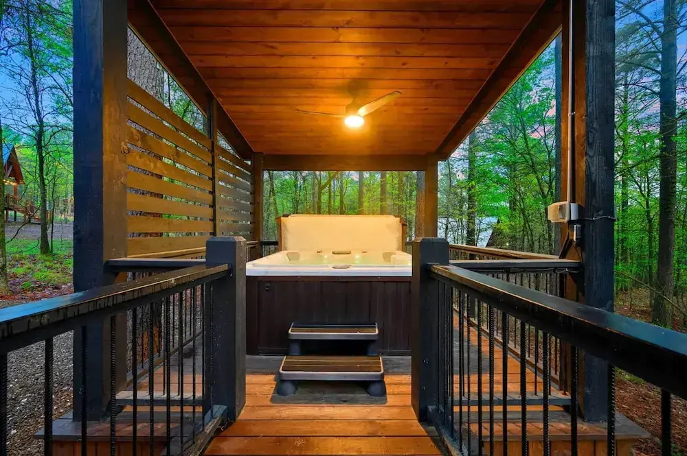 Luxury Cabin in the Woods w/ Hot Tub & Yard Games!