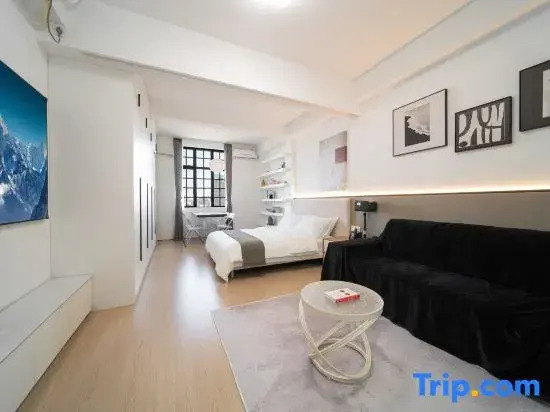 Lumen Homestay (The Bund)
