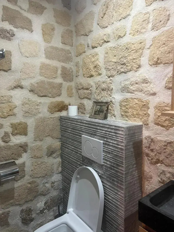 FRATERNiTY-HOTEL