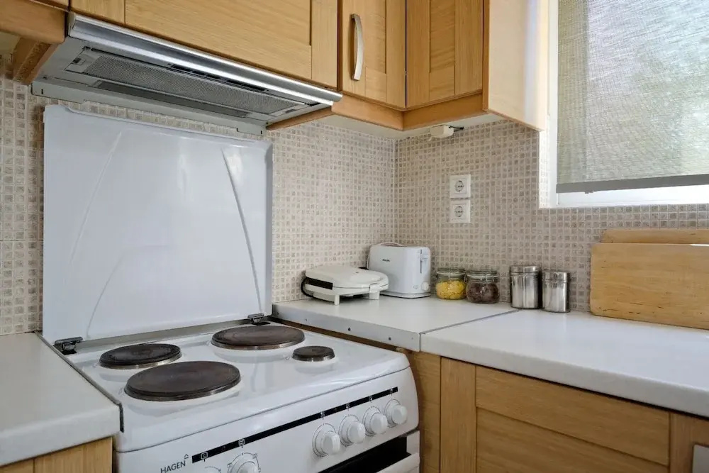 Brand new family apartment in Athens/dafni,100m from metro station, sleeps 4