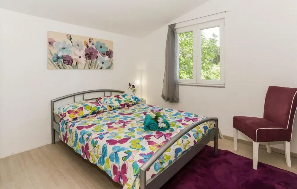 Stunning Home in Kastel Sucurac With 5 Bedrooms, Wifi and Outdoor Swimming Pool
