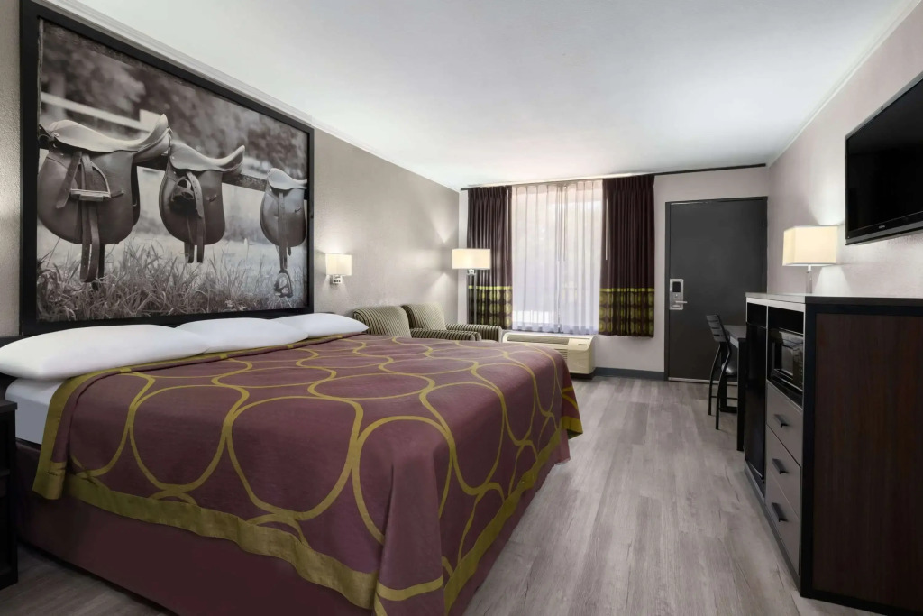Super 8 by Wyndham Longview/North
