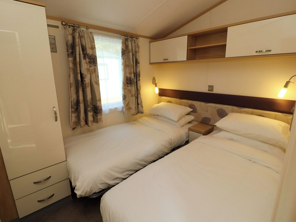 Lodge 2
