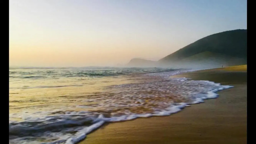 Boom 8 Boomerang Beach