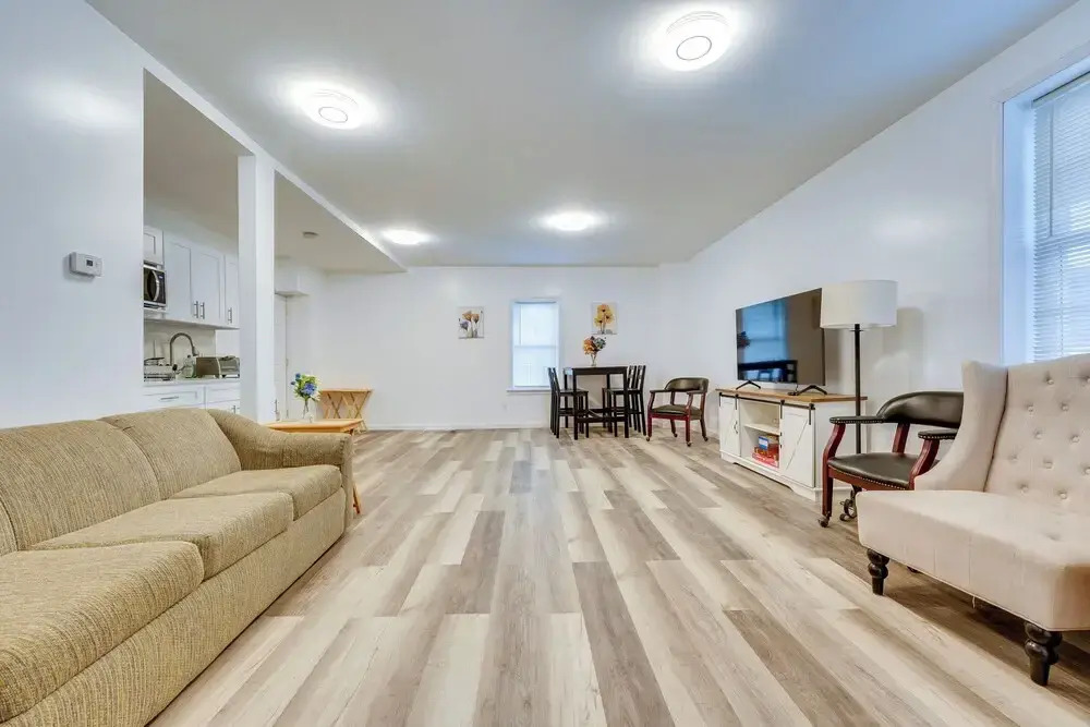 Ludlow Townhome: 3 Mi to Okemo Mountain!