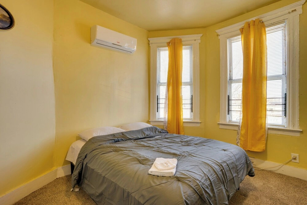 2 Mi to Rutgers University! Urban Hub Near Parks