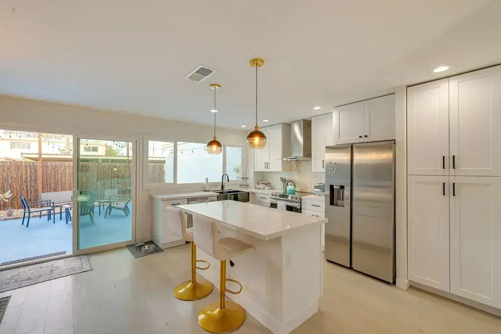 2 Mi to Old Town! Dog-friendly Condo w/ Pool