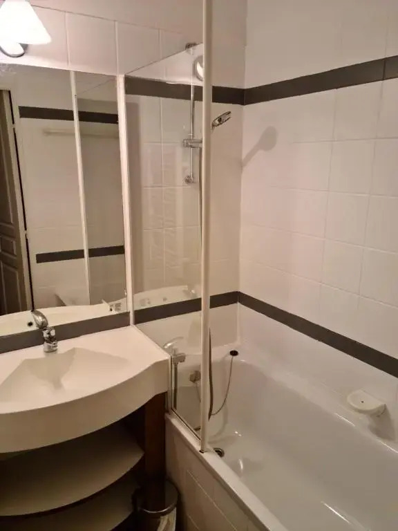 Appartement en résidence ete/hiver piscine