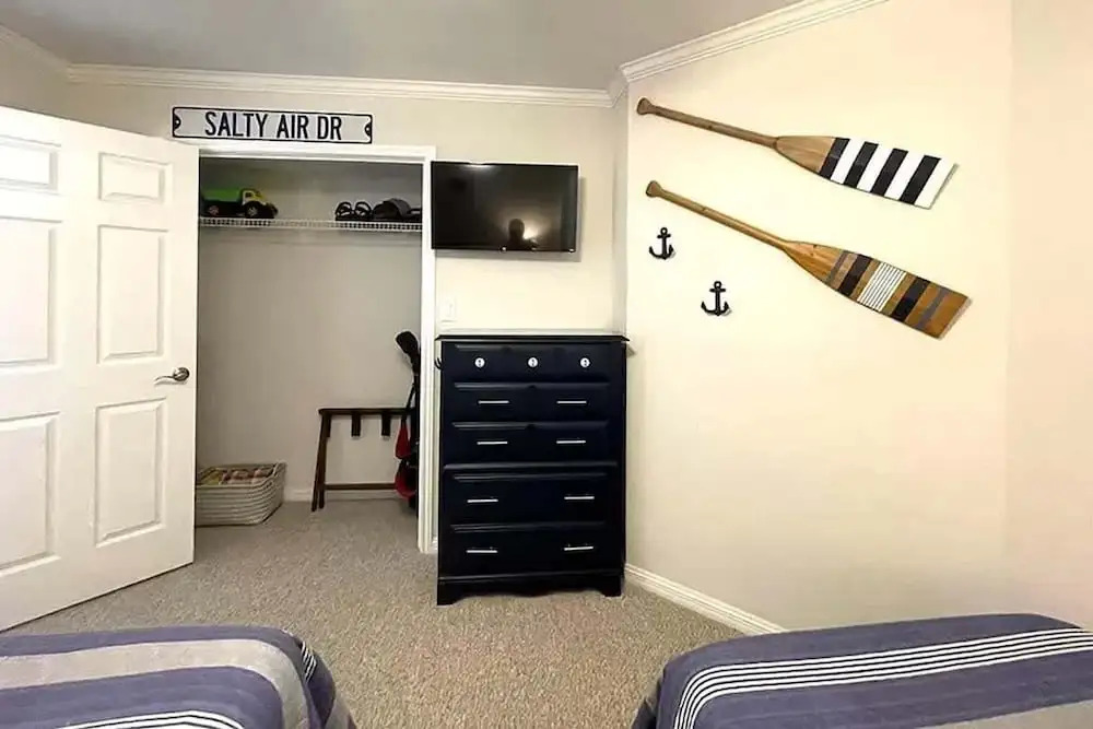 Saida Tower 506 3 Bedroom Condo by RedAwning