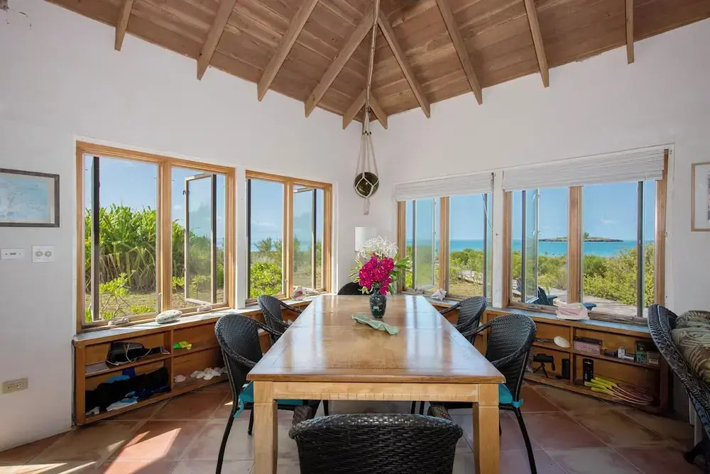 Pink Sands Retreat: Secluded Estate With Pool
