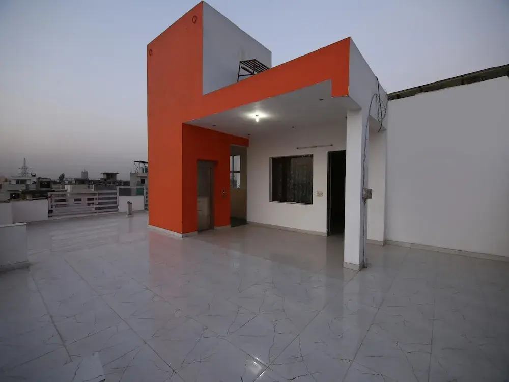 OYO 441 Hotel Mascot