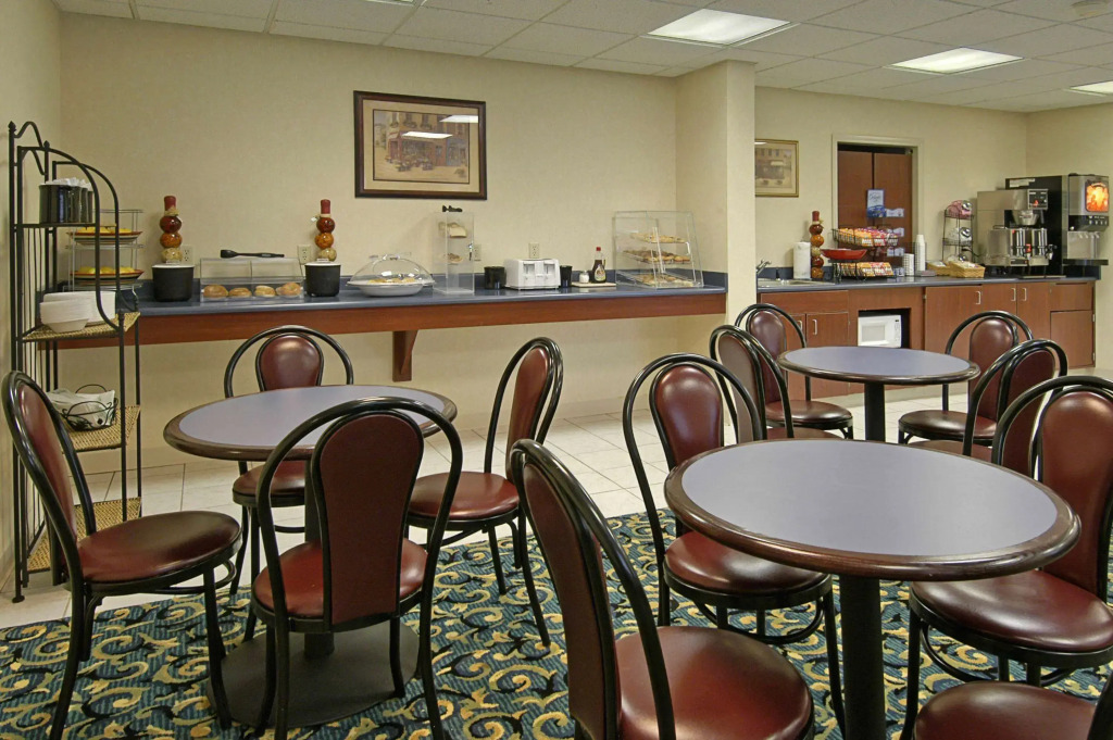 Ramada Limited - Mount Sterling