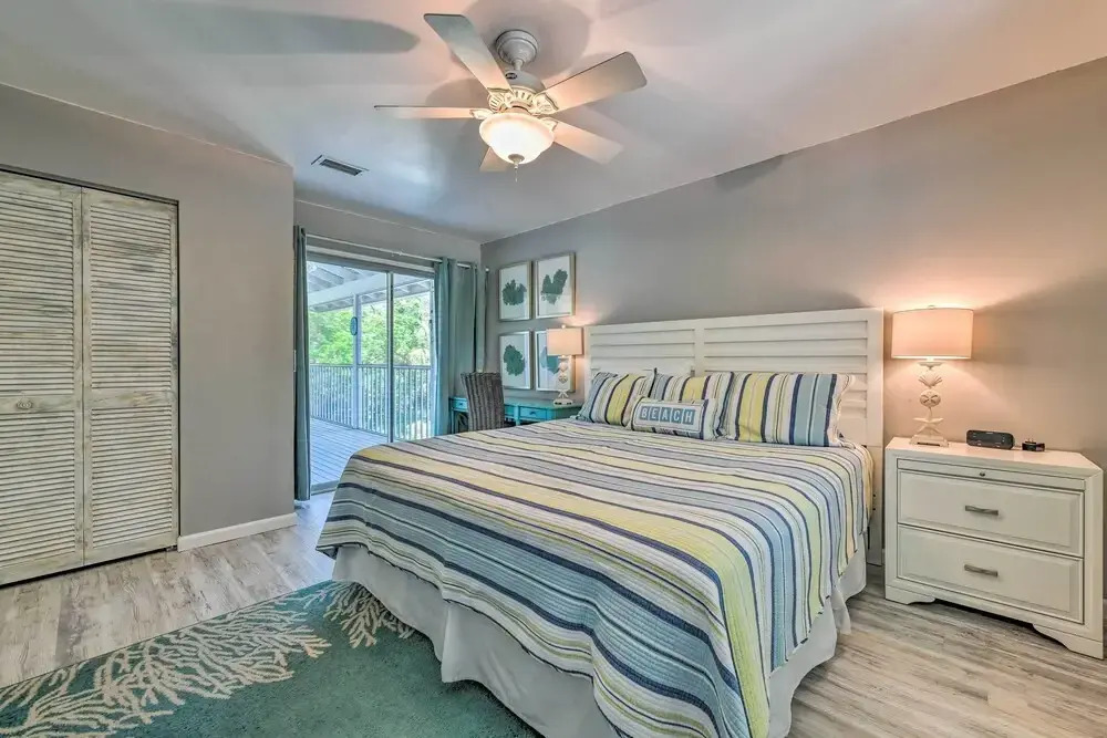 Canal-front Gem w/ Pool & Hot Tub in Anna Maria