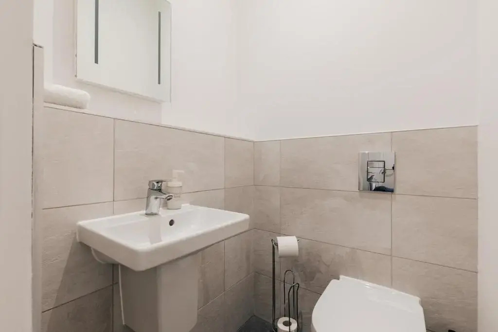Redland Stay In Bespoke Home 2 of 2