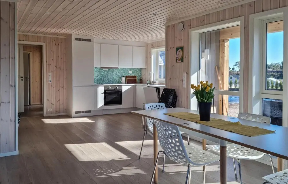 4 Bedroom Amazing Home In Færvik