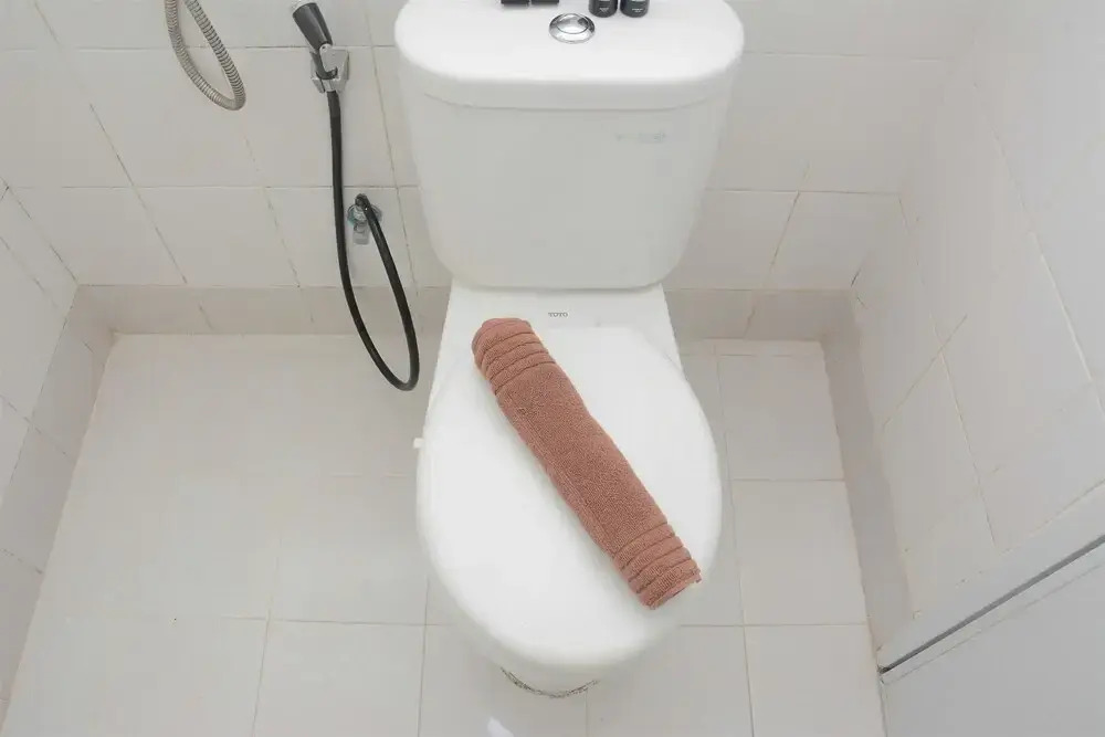Comfort and New Renovation 2BR Bassura City Apartment