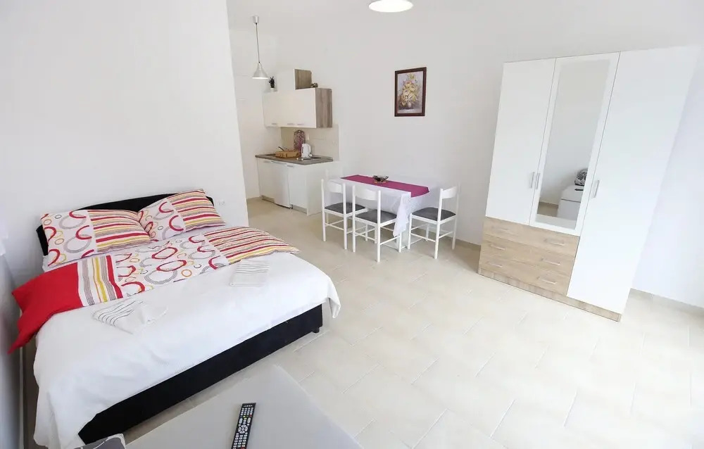 Nice Apartment in Sukosan With Wifi