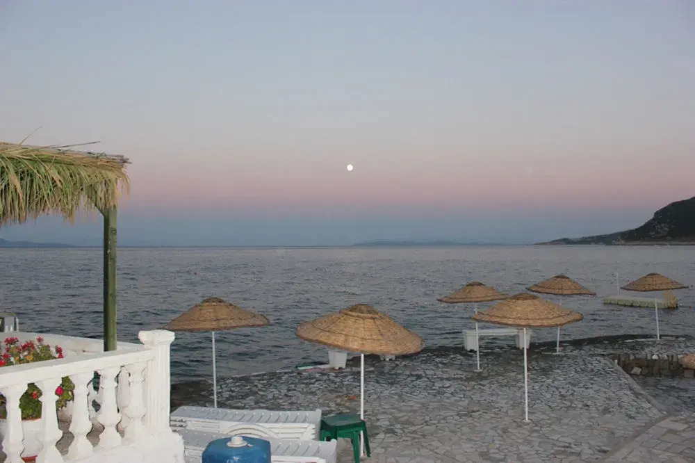 Can Karaburun Hotel