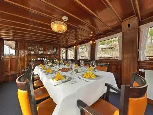 Hotelschiff Nedeva Bremen