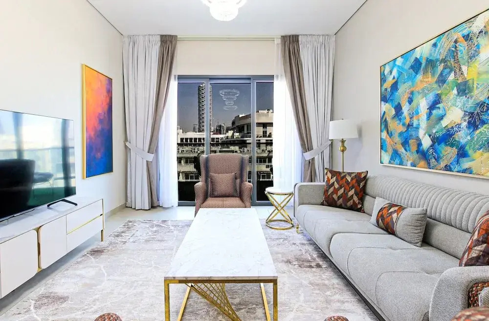 Spacious 2BR Apt Maids Elegance