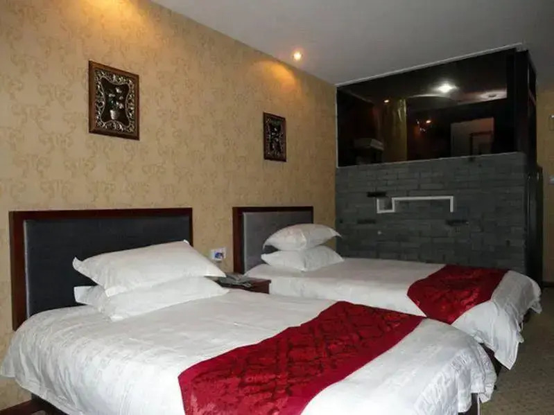 Tonglu Lai Yue Hotel