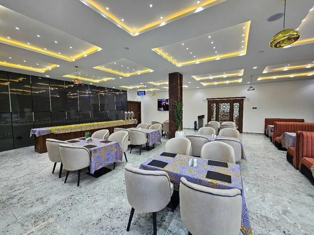 Reens Suites and Apartments