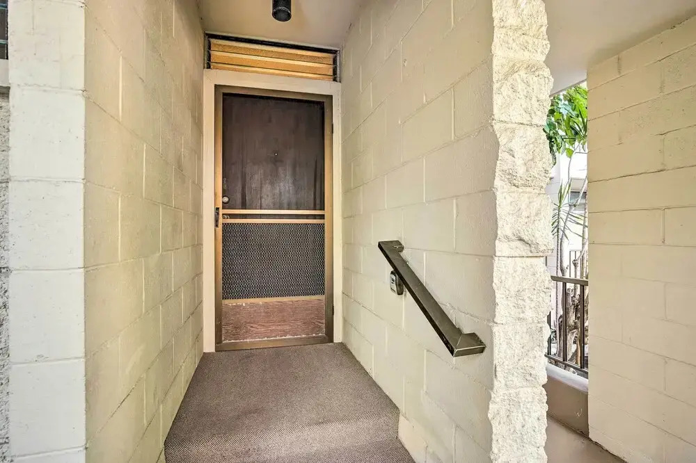 Breezy Condo w/ Screened Lanai in Kailua-kona!