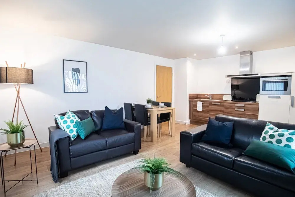 IQuarter Apartment
