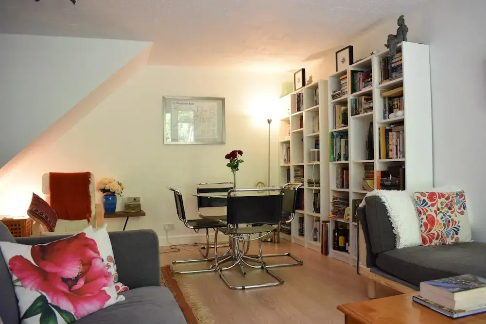 2 Bedroom Home in Angel