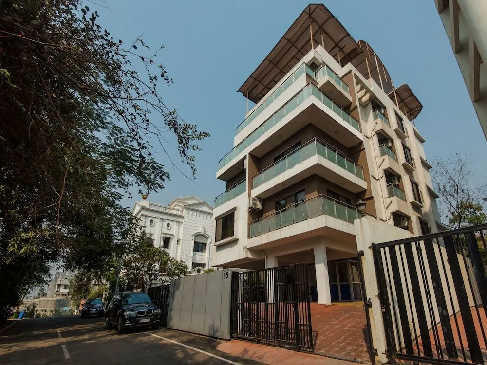 OYO 11951 Vatsala Suites