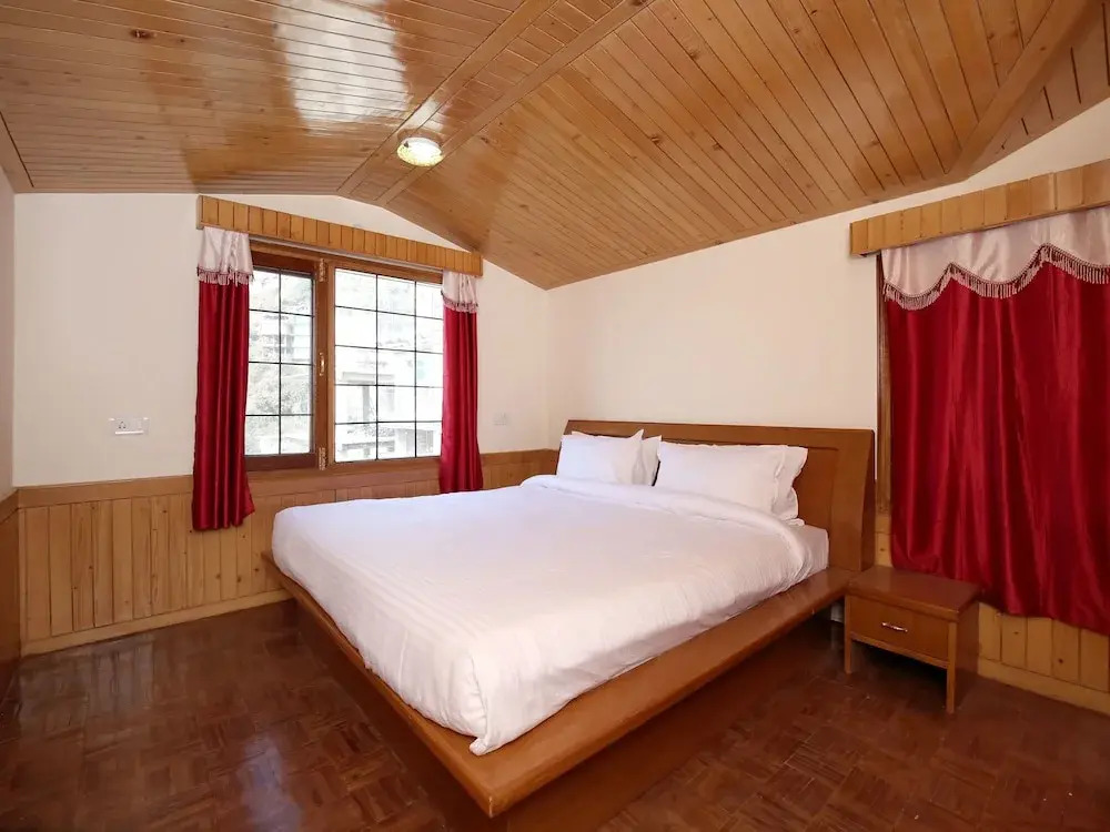 OYO 10090 Home Duplex 4BHK Hill View Mehli