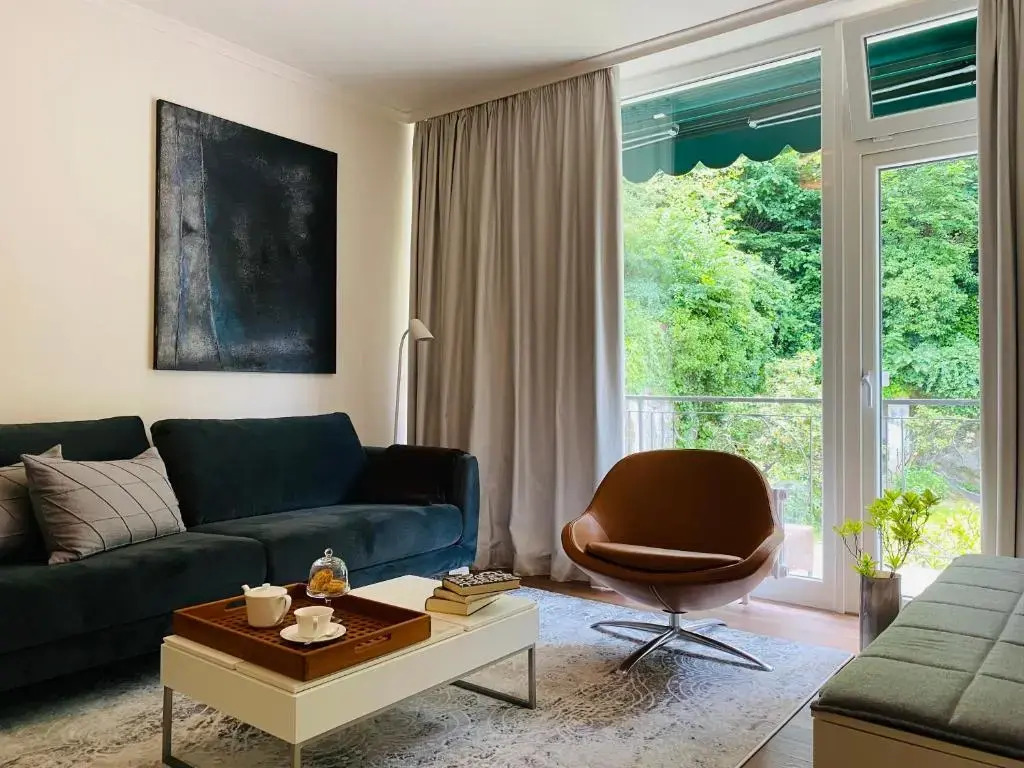 DAS SCHLOSSBERG - Boutique Hotel im Park- Nahe der Therme