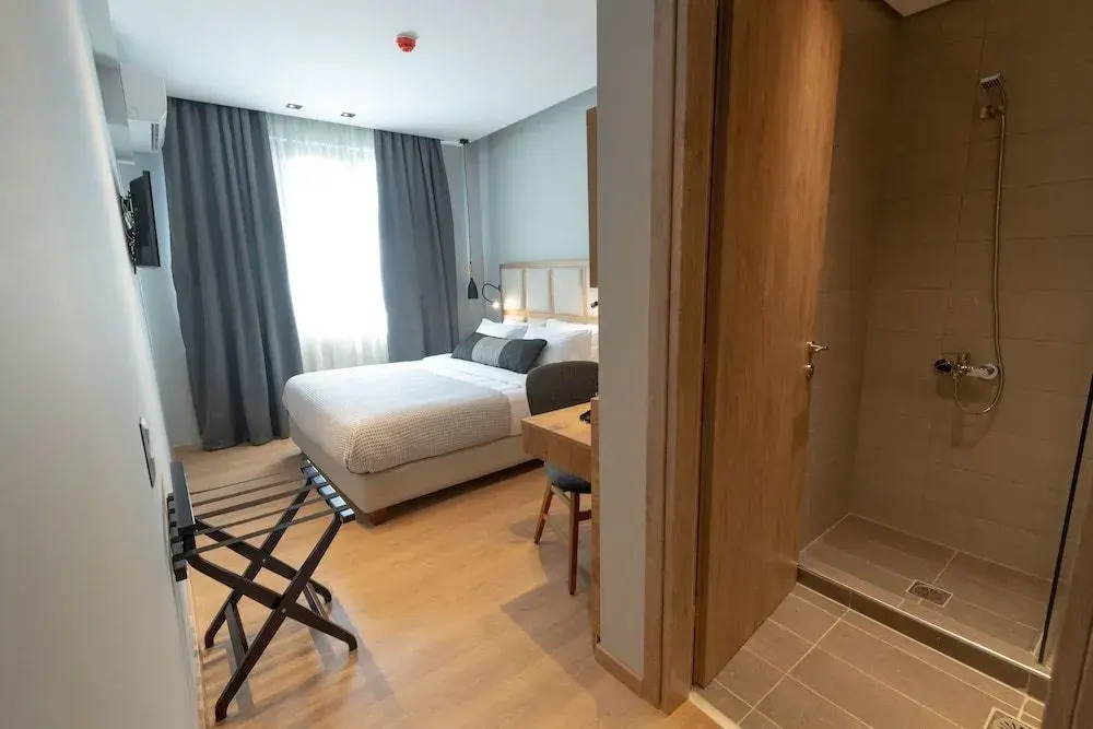 Grand Port Suites