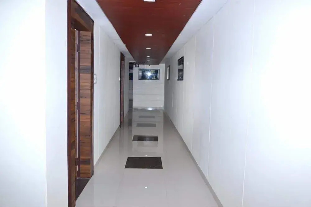 The New Holiday Inn