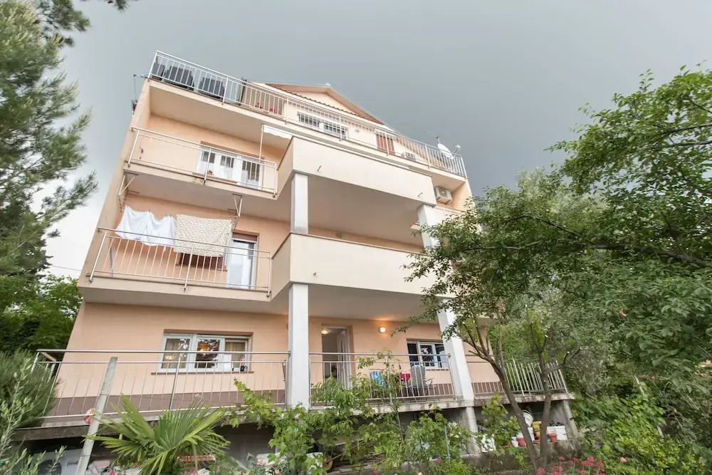 Apartment Visnja