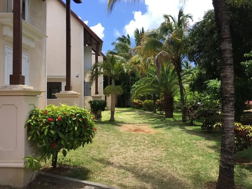 Résidence Les Banians - Complexe privé en bord de mer avec piscine