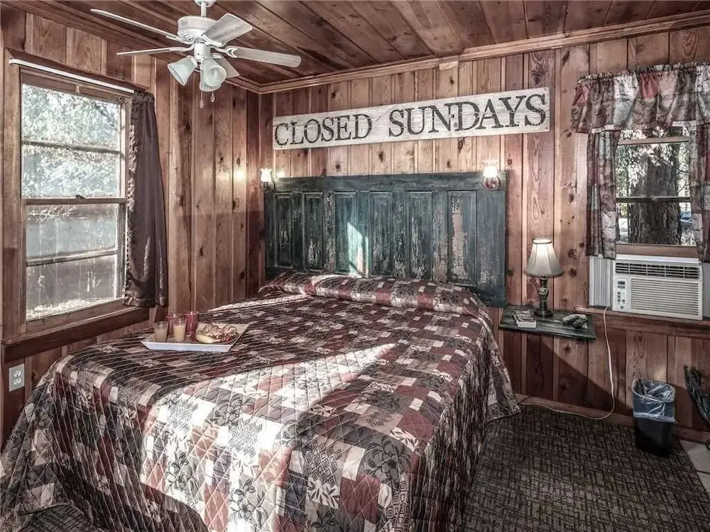 Apache Village 10, King Studio, Midtown, Sleeps 2