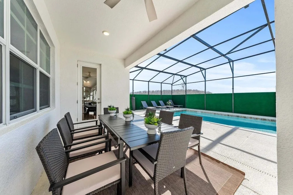 Resort-style Living w Private Pool & Amenities