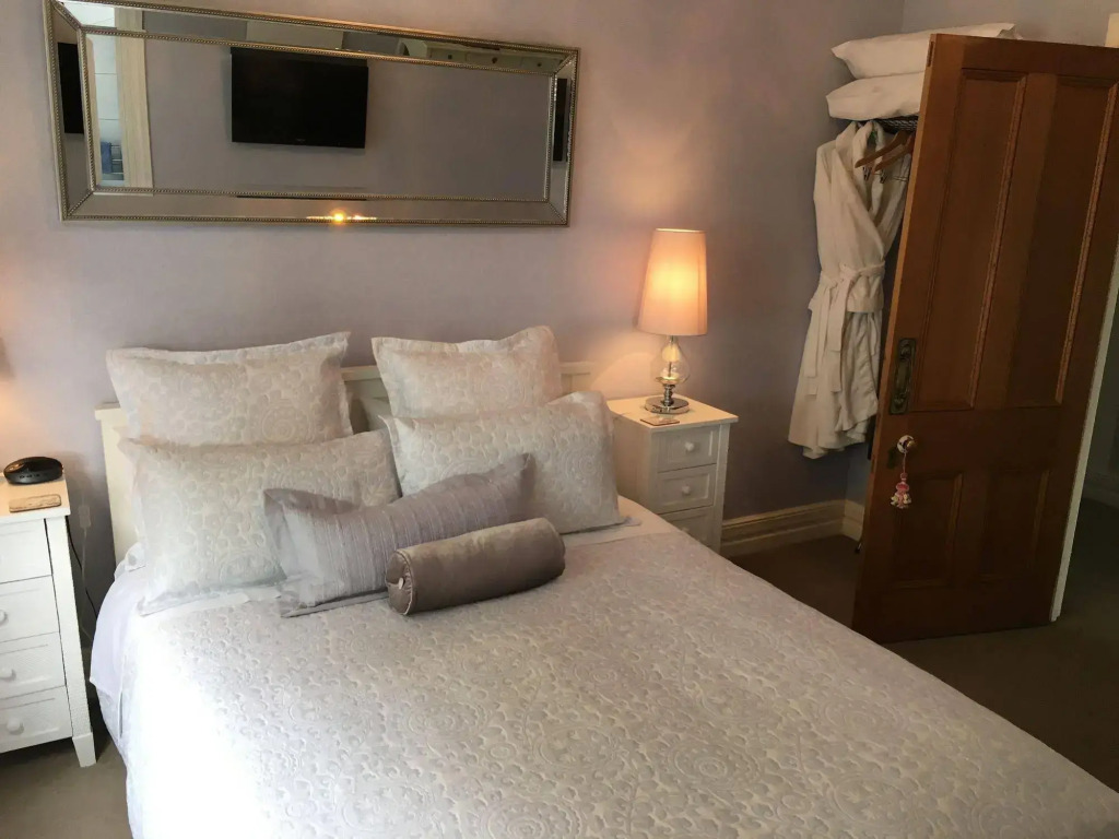 Eden Park Bed And Breakfast Inn