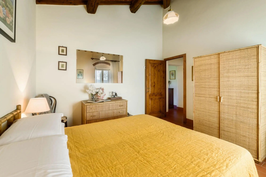 Independent Accommodation with WIFI, private pool, A/C, pets allowed, parking, close to Cortona-La Meridiana