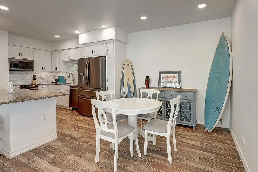 Channelview 208 2 Bedroom Condo by Redawning