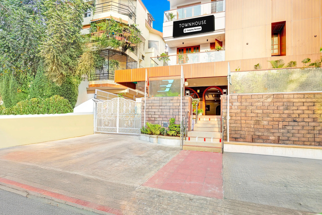 Townhouse Seethammadhara Junction Formerly Vijaya Residency