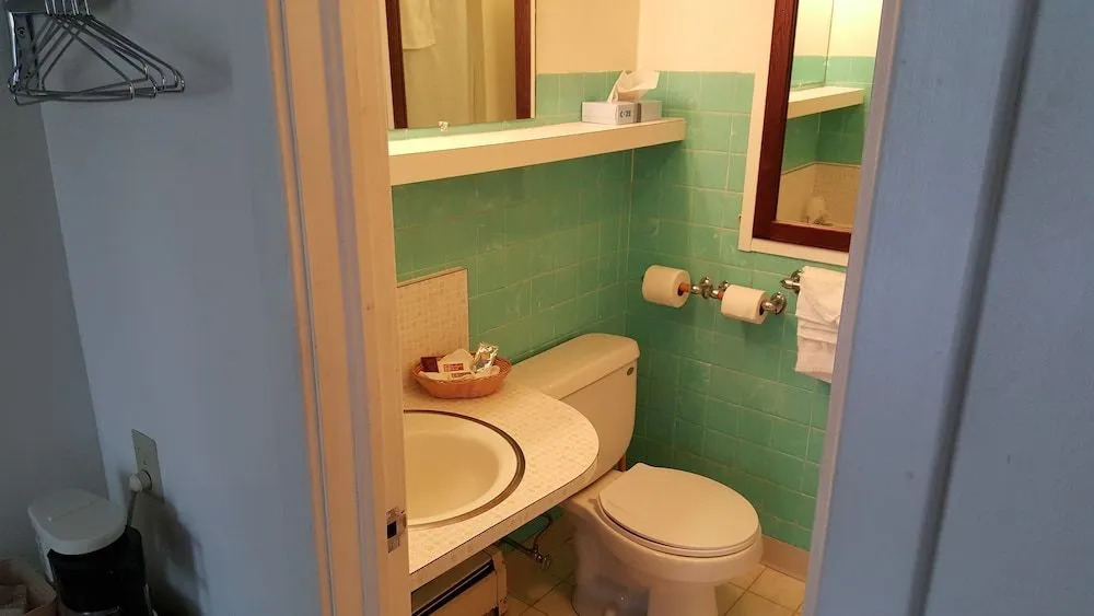 Budget Host Inn