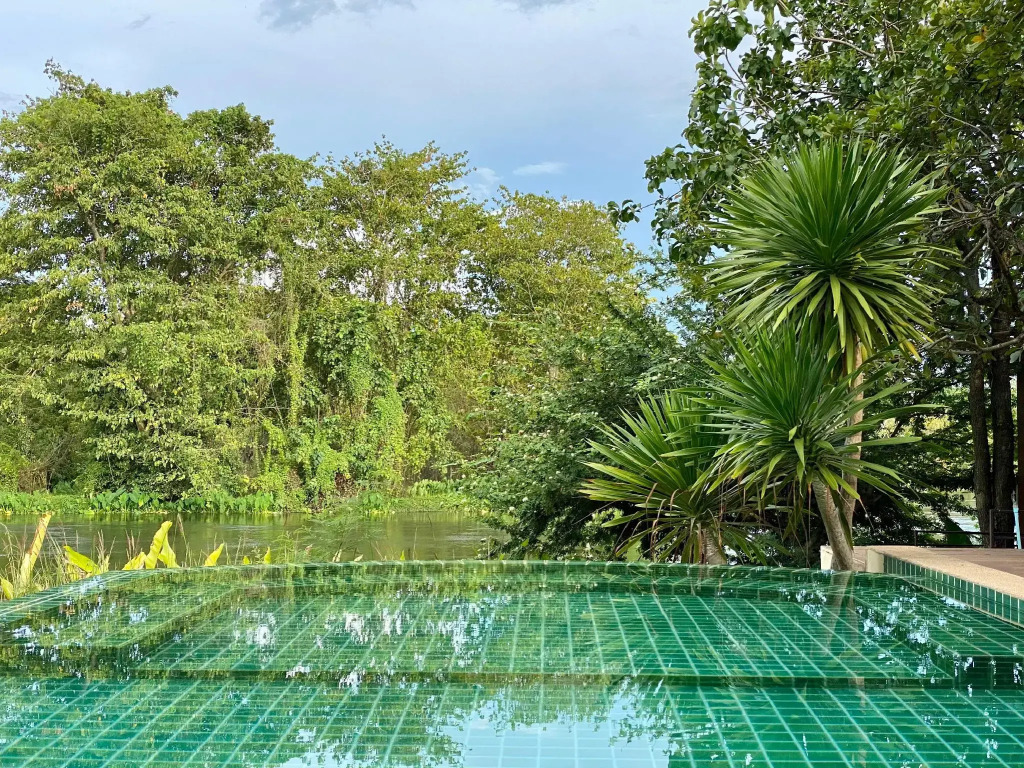 Ruenmaihom Riverside Cottage